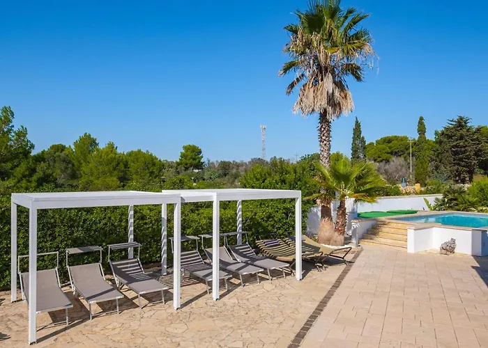 Crigiada Luxury Pool לידו מריני